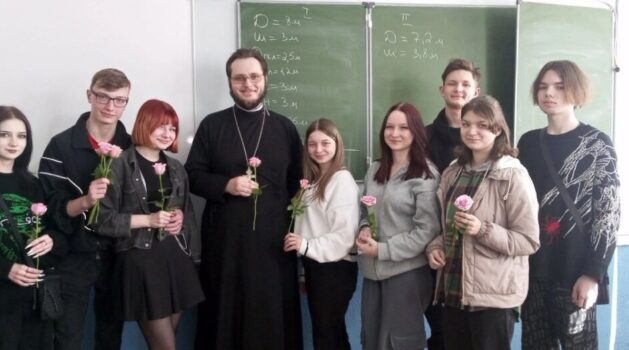 28 марта состоялась встреча иерея Иоанна Сулимова со студентами 1 курса Кулебакского Металлургического колледжа.