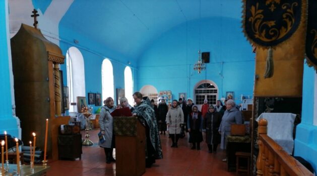 28 марта в Знаменском соборе Ардатовского благочиния состоялся молебен посвящённый семье и семейному благополучию.
