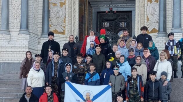 «Православные витязи» города Чкаловска провели майские праздники в г. Санкт-Петербург.